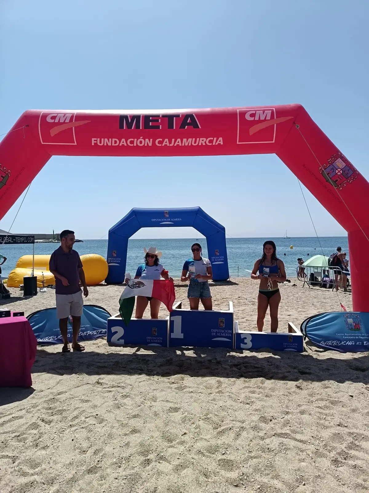 Mari en el primer puesto del podio Master 30 femenino