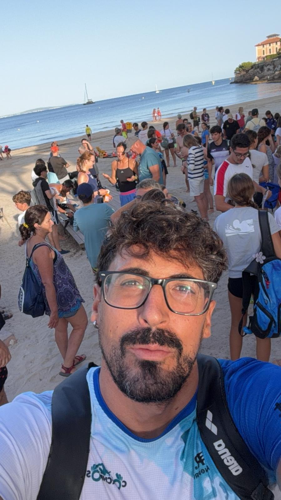 José Artillero enviando otra fotografía desde las islas