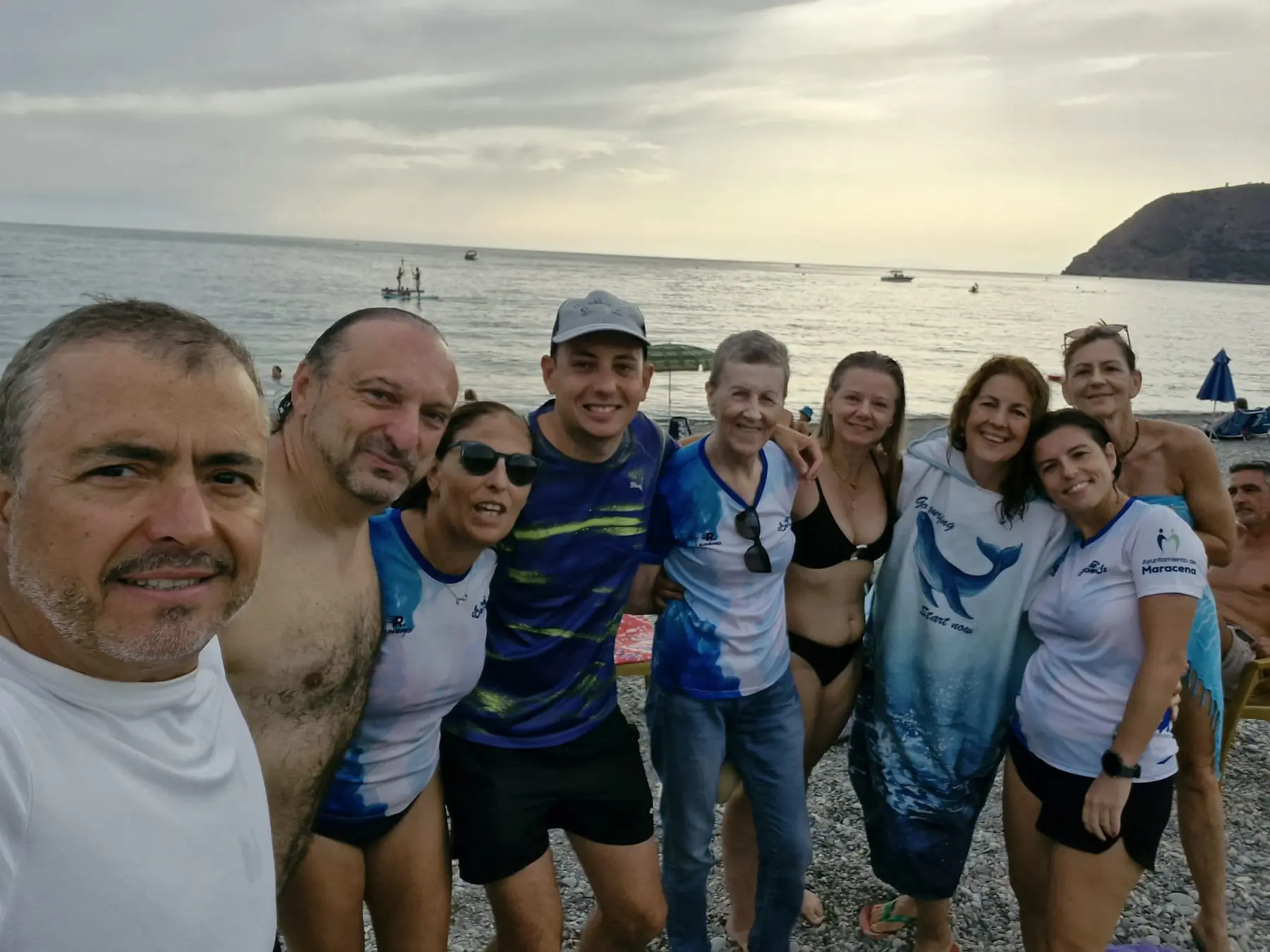 Grupo Corchero preparado para explorar las rocas de La Herradura
