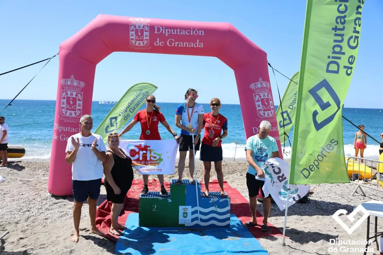 Vanesa López en el podio M40 femenino de Torrenueva