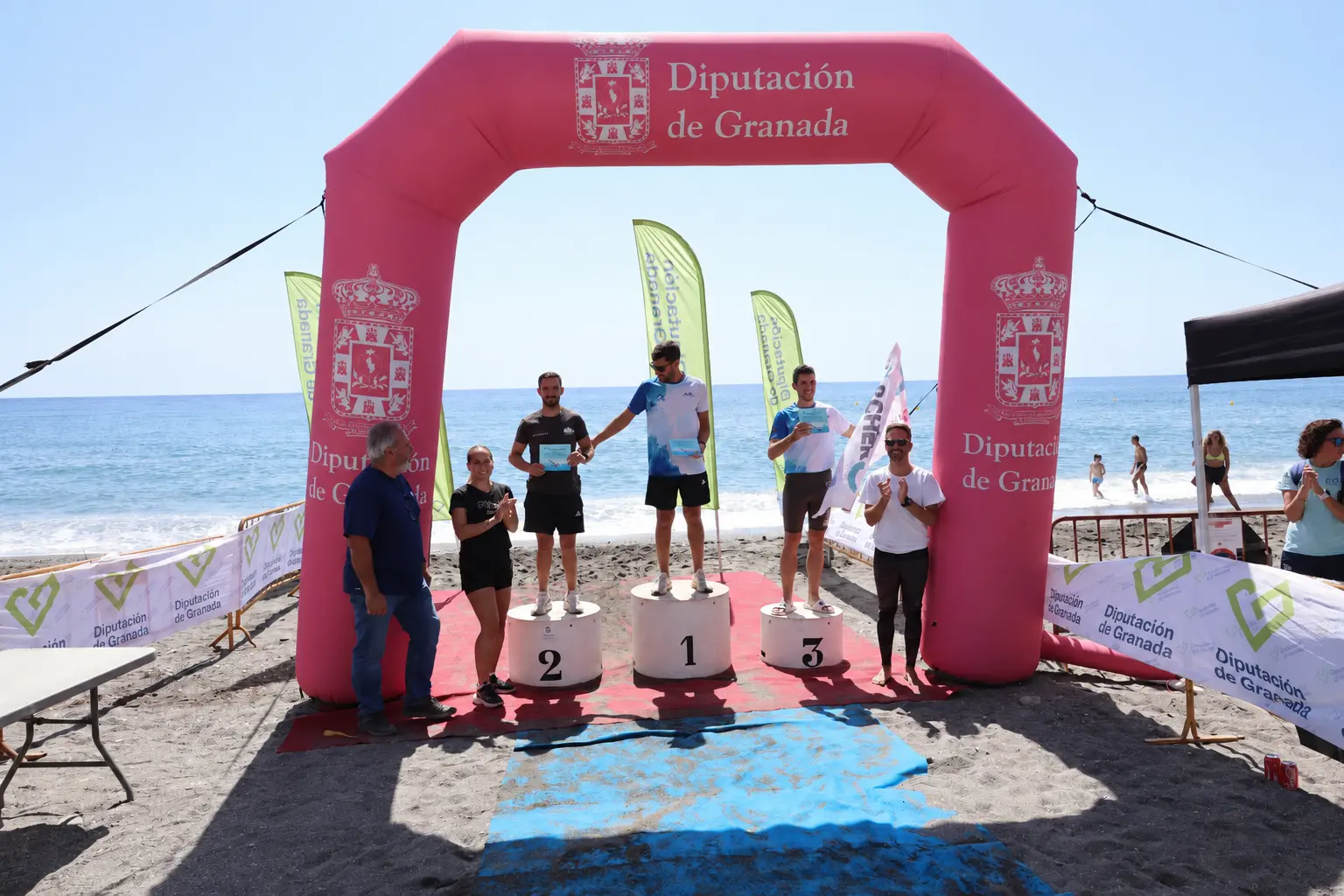Sergio Cáceres en el podio de La Mamola